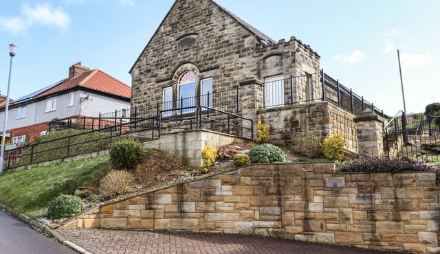 LIMBER VIEW, family friendly, with a garden in Grosmont