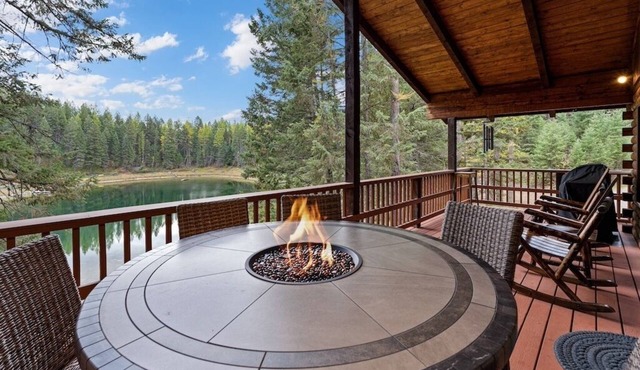 Limberlost West - Your Montana cabin on a lake!