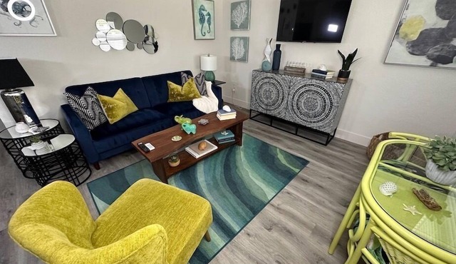 Lime @ El Tropicale Vacation Rentals Downtown Sarasota