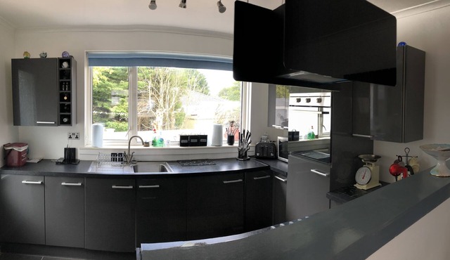 Limegrove, Comfortable Three Bedroom House