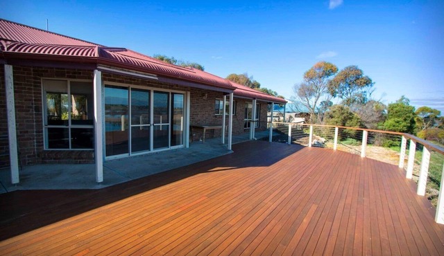 Limestone Ridge River Getaway