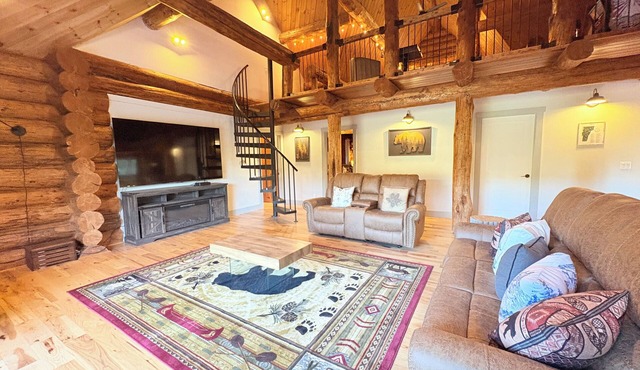 Limited Time STAY 3 GET 1 FREE VT Lodge Cabin w Mountain Views near Killington