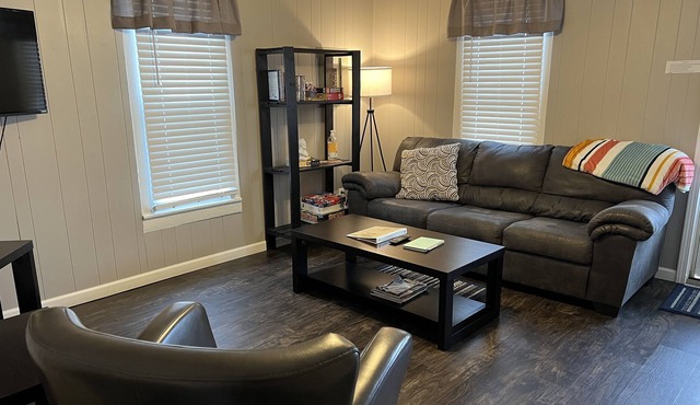 Lincoln House; Litchfield, IL; Pets welcome
