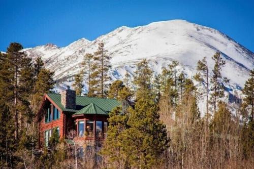 Lincoln Lodge | Hot Tub Fireplace Views