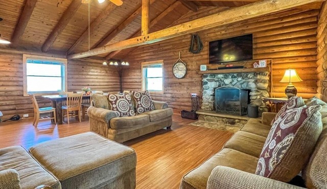 Lincoln Log Cabin · Elkhorn 3 Bedroom 2 Bathroom Log Cabin Sleeps 8