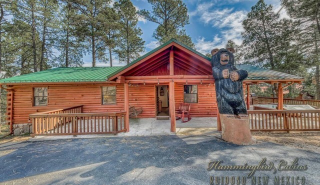 Lincoln Log Cabin | Step Into Nostalgia w/Hot Tub, Pizza Oven, Mountain Air & Pet Friendly