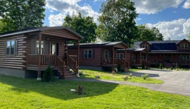 Lincoln Log Cabins - Baby Bear