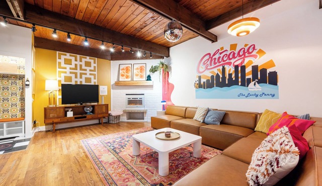 Lincoln Park 3BR Townhome Rooftop King Suite Sleeps 10