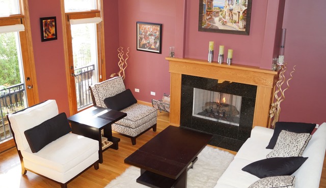 Lincoln Park Single Family Home (4bdrm 3.5 bth)-2 Car Garage 4200sqft Sleeps 24