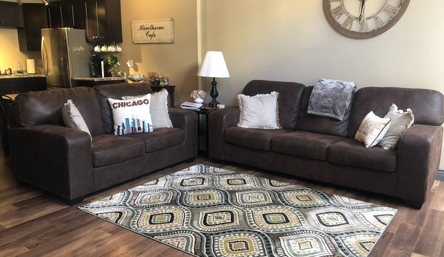 Lincoln’s Loft - Hawthorne Suite Downtown Lincoln, IL