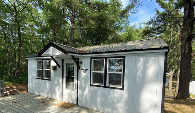 Lincolnwood Resort Cabin 5