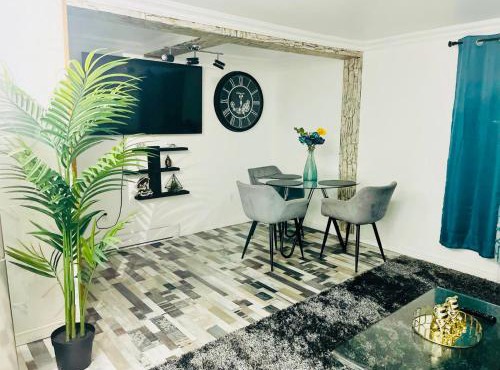 Linda inn - Entire Unit- Sleep 3- Sherbrooke