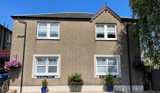 Linden Apartment - an apartment that sleeps 4 guests in 2 bedrooms