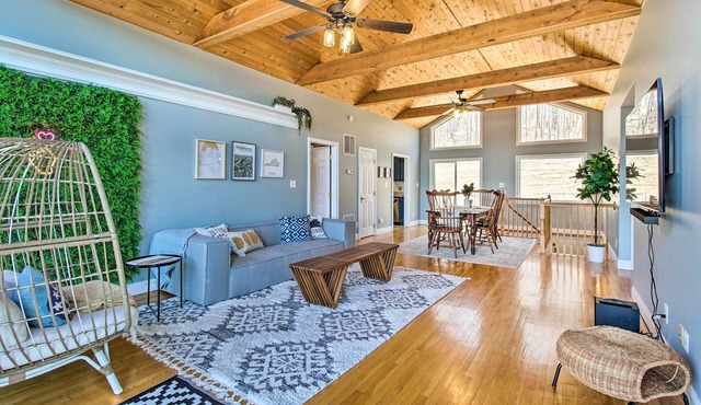 Linden Cabin w/Hot Tub + Mountain Views!