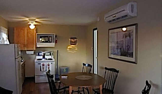 Linden Homestead: 2 Bedroom cottage on Century Farm property