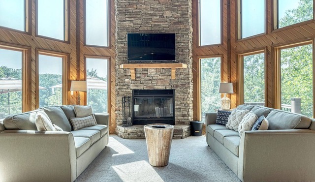 Linden Lakefront Retreat with Kayaks