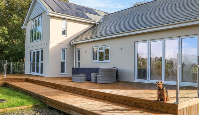 LINDEN VIEW, family friendly, luxury holiday cottage in Combe Martin