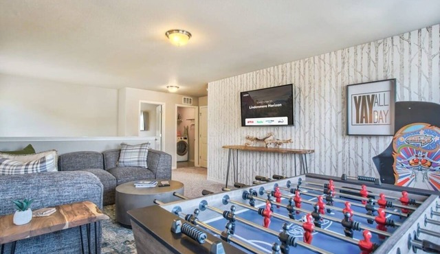Lindenmere Horizon! Game Loft, Fire Pit, & WiFi