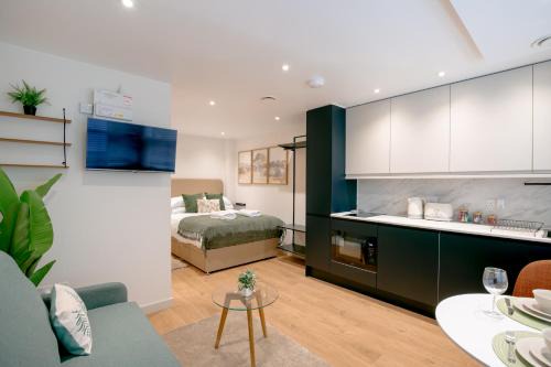 Lindenstone Stylish & Comfortable Stays in the Heart of Maidstone