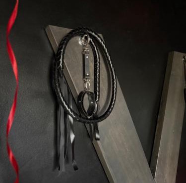 Lindomptable love room