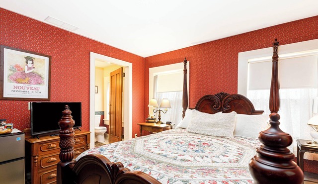 Linen&Stone Inn Unit 2, Charming, Historic, 1.5 Blocks to Main St.