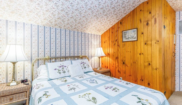 Linen&Stone Inn Unit 5, Charming, Historic, 1.5 Blocks to Main St.