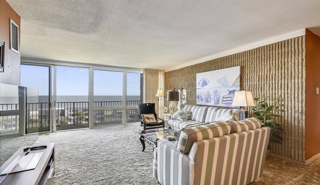 LINENS INCLUDED*! VIEWS, VIEWS, VIEWS! FROM EVERY ROOM, PRIVATE BEACH, COMMUNITY POOL & WIFI!