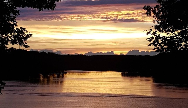 Linger Longer - Beautiful sunsets and stunning lake views.