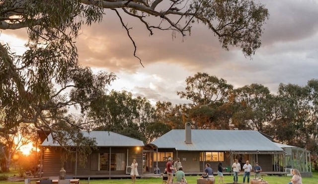 Linleigh Farmhouse with Mountain Views