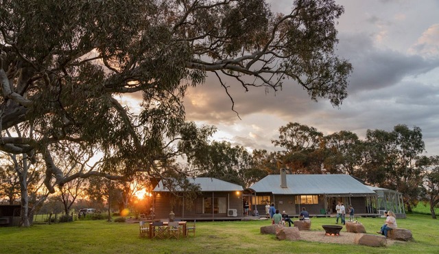 Linleigh Farmhouse With Mountain Views