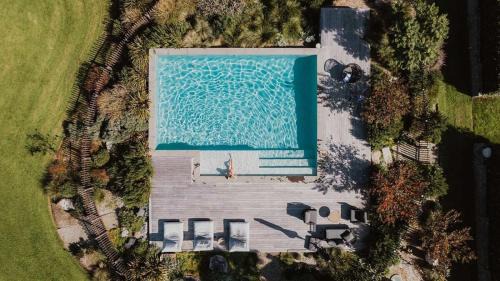 Linnaeus Farm, Berry - by Linnaeus Collection