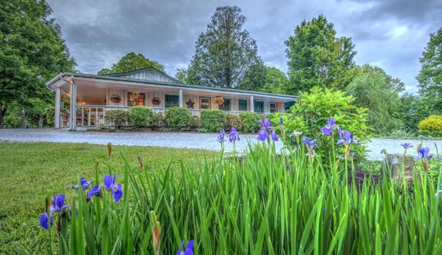 Linville Falls Lodge & Cottages
