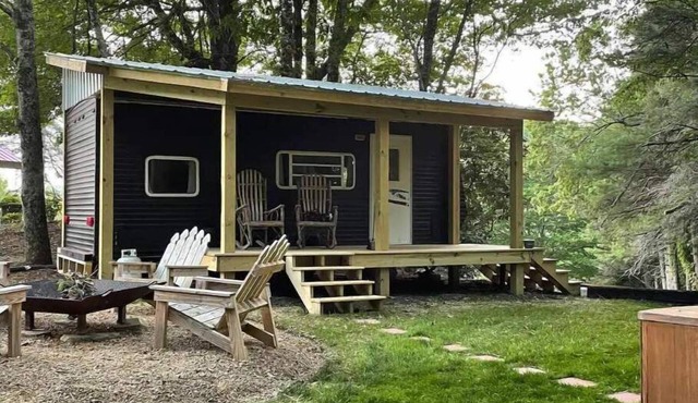LINVILLE Nostalgic Mountain Farm Glamping Camper on Wedding Venue, 10 acre farm