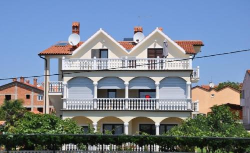 Lion Apartments
