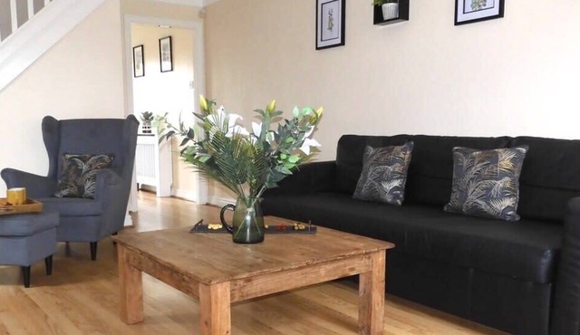 Lion House Chester - Very Near Zoo & Ideal for Families