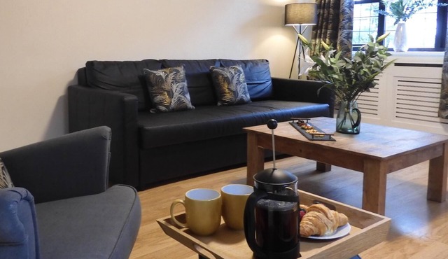 Lion House Chester - Very Near Zoo & Ideal for City - Sleeps Up to 7