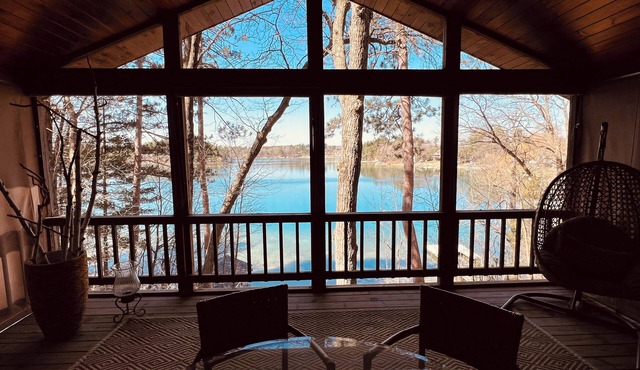 Lion on Sunset Lake/Chain O' Lakes/Nestled in the woods/Pet friendly!