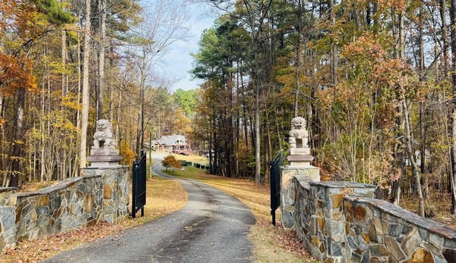 Lioncrest Estate | Pickleball Cinema Near RDU 5-Acres