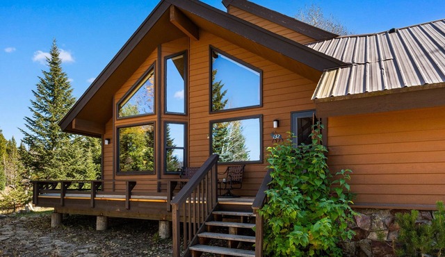 Lionhead Retreat - A wonderful home located outside of West Yellowstone