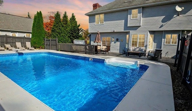 Lions Den. Pool-Hot Tub-EspressoBar-Stadium 30 Min