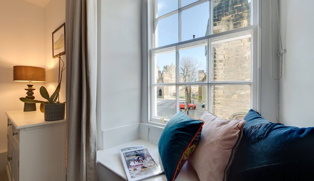 Lionsgate View, luxury apartment right opposite Alnwick Castle