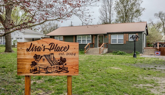 Lisas place. Cozy gathering place nestled in the heart of Lebanon Mo