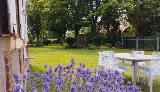 Lisieux Pays D'auge - Grande Chambre D'hôtes Dans Maison Simple et Authentique