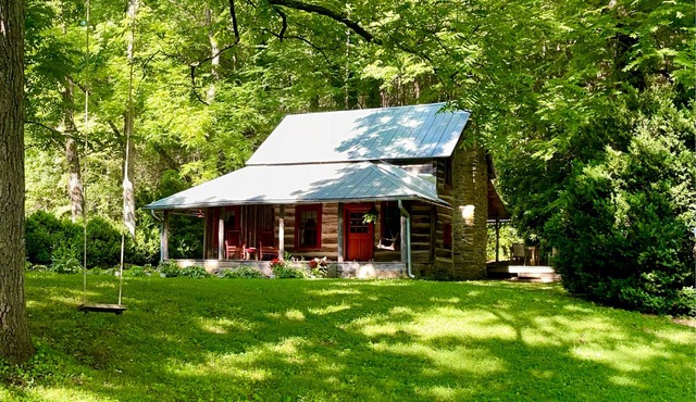 Lissie Wright’s Cabin, Est 1895. Scenic Creek, 7.5 Acres, 15 min to Downtwn AVL