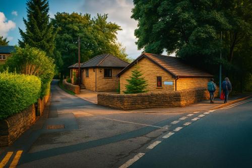 Lister Park Bradford 2bed Detached Cottage House Parking Cinema Screen Games Room