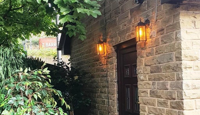 Lister Park Bradford Stylish 1bed Coach House - Quiet & Tranquil Cottage & Parking