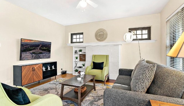 Lit & Trendy 1-Bedroom Apt in the Iconic Hyde Park