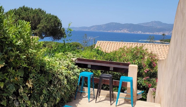 Little Villa "La Maredda" in Porticcio with sea view terrace and beach at 250m!