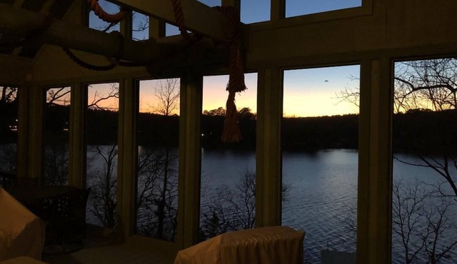 Little A-frame, Big porch on Lake Hamilton, Boat Dock, Deck, Fire pit, Kayaks