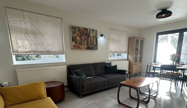 Little Acorns Bungalow Nestled just outside of City Centre